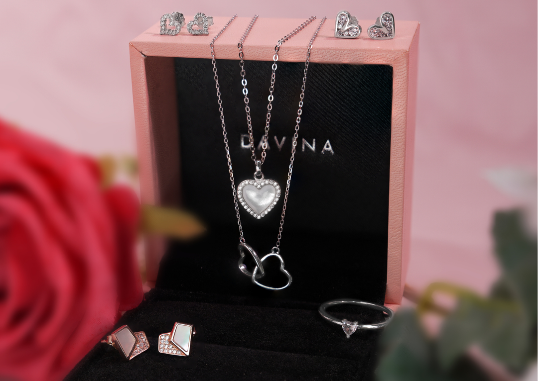 Tidak Harus Pacar, Ini Orang-Orang yang Cocok Diberi Hadiah Perhiasan