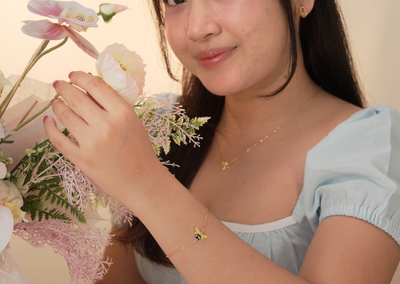Bee Yourself: Perhiasan Bertema Lebah yang Punya Makna Manis