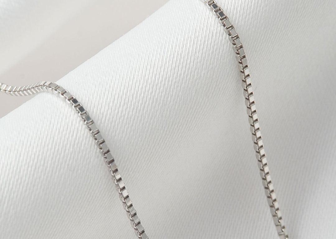 Apa Itu Box Chain? Model Rantai Kalung yang Sering Dikira Kalung Italy