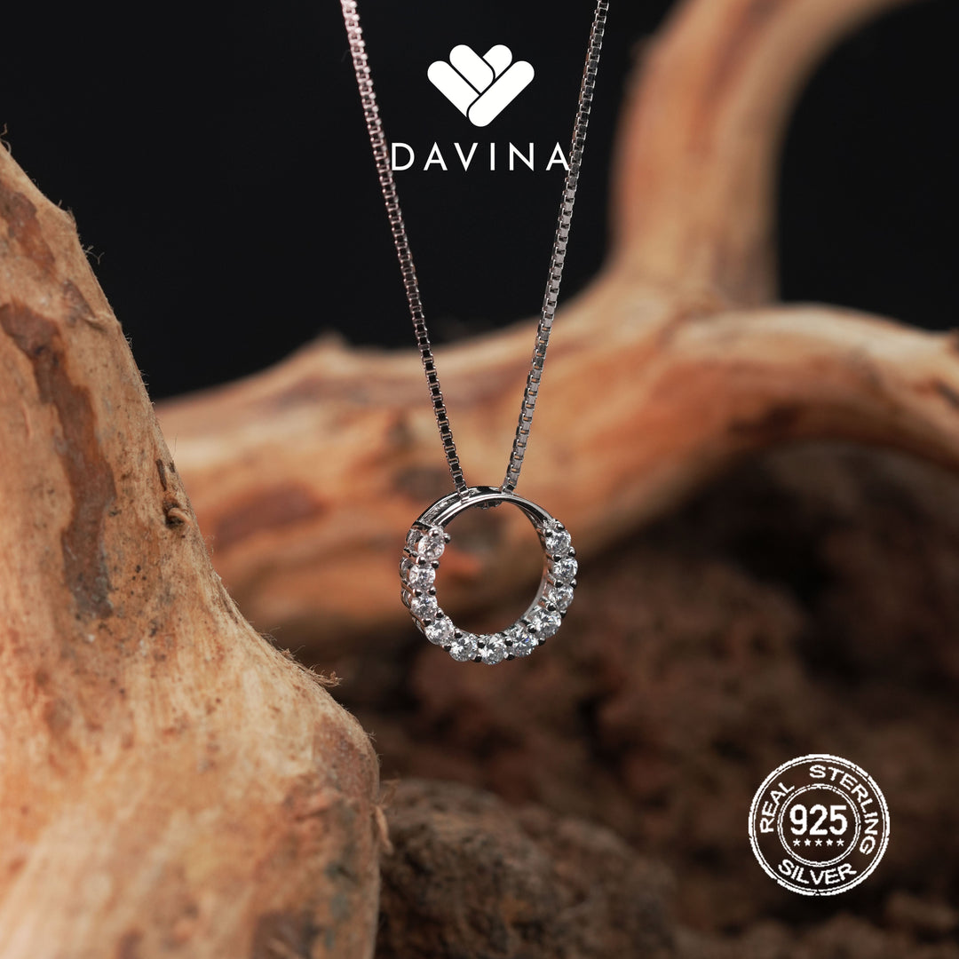 Kalung liontin lingkaran DAVINA Sterling Silver 925 berhias zirconia, simbol keabadian dan cinta tak pernah putus